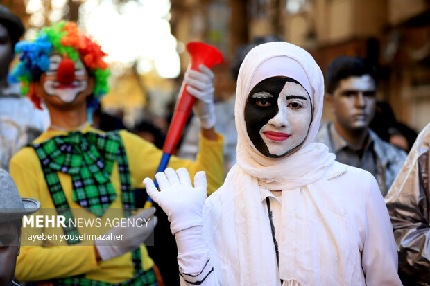آیین افتتاحیه ۳۰امین جشنواره بین‌المللی تئاتر کودک و نوجوان همدان