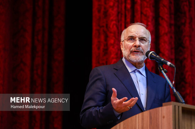 مراسم بزرگداشت روز دانشجو در دانشگاه فردوسی مشهد با حضور رئیس مجلس