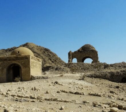 کاروانسرای تاریخی «کنار سیاه» فیروزآباد تملک شد