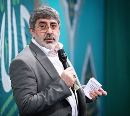 مدیحه سرایی محمدرضا طاهری در حسینیه چهارده معصوم(ع)