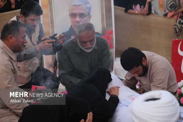 تدفین شهید گمنام درپارسیان