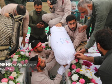 تدفین شهید گمنام در پارسیان