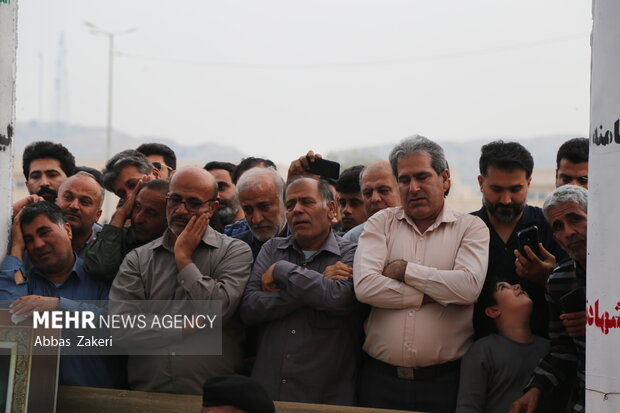 تدفین شهید گمنام درپارسیان