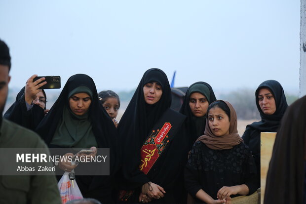 تدفین شهید گمنام درپارسیان