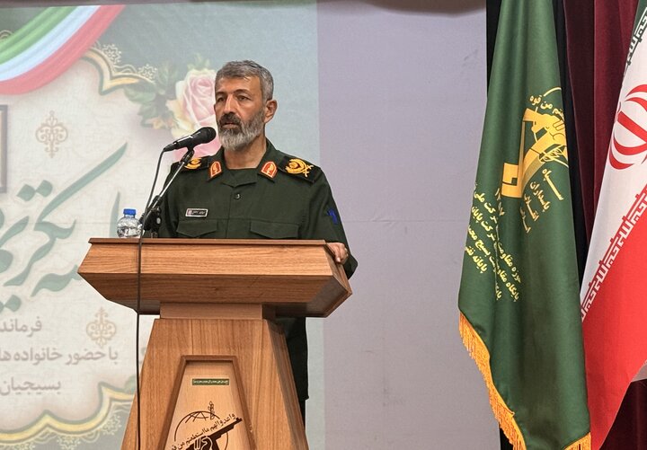 سردار دشتی: مردم جزیره خارگ قهرمانان مقاومت هستند