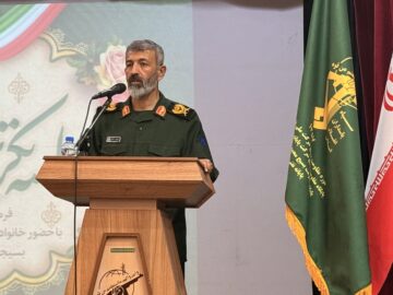 سردار دشتی: مردم جزیره خارگ قهرمانان مقاومت هستند