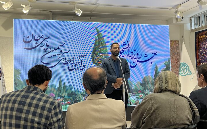 قدمعلی سرّامی، بلرام شکلا و پیام‌رسان بله برگزیدگان جایزه «پارسی‌جان»