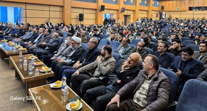 امرایی: قیام ۱۶ آذر فضای خفقان پس از کودتا را شکست