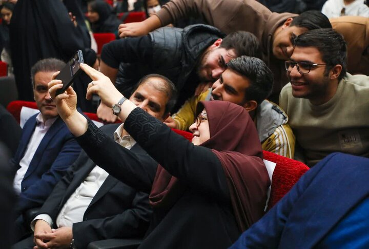 مهاجرانی: قانون تثبیت قیمتها ریشه ناترازی ۳۰ مگاواتی برق در کشور است