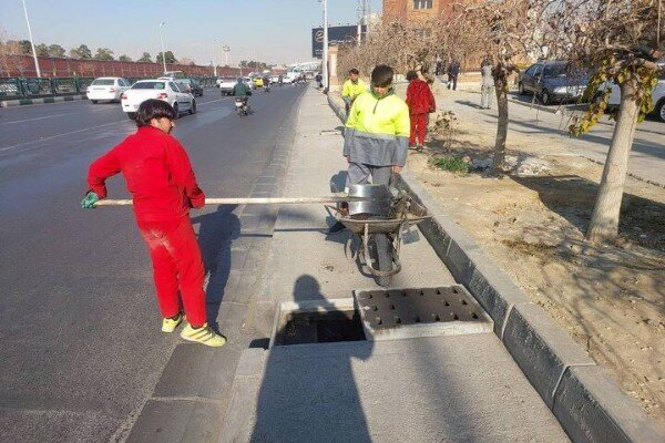 اجرای روزانه طرح‌های لایروبی و برگ‌تکانی در منطقه ۹ تهران