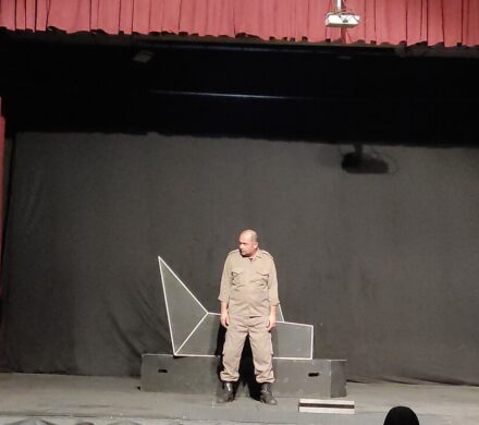 اجرای نمایش «سگ هار» در نوشهر