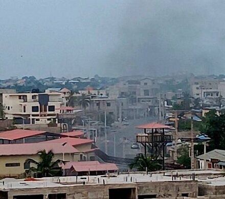 پرواز هواپیماهای فرانسوی بر فراز «کوتونو» در بنین و وقوع چند انفجار