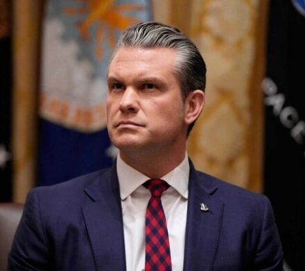 وزیر جنگ آمریکا سوالات خبرنگاران درباره حمله به ونزوئلا را جواب نداد