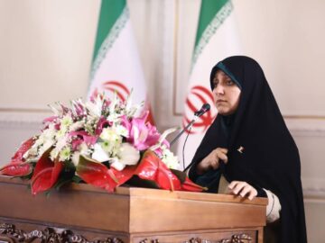 بهروزآذر: روایت واحد و واقعی از زن ایرانی به دنیا ارائه دهیم