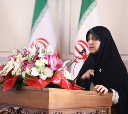 بهروزآذر: روایت واحد و واقعی از زن ایرانی به دنیا ارائه دهیم